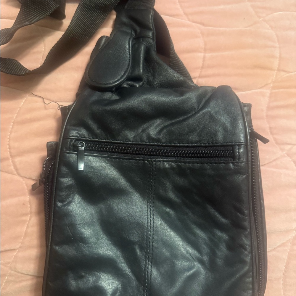 Buxton Black Leather Men's Messenger Bag